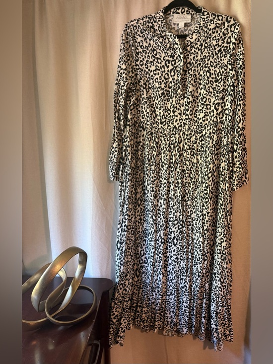 Anthropologie Dresses & Skirts - Anthropologie Black & White Leopard Print Long Sleeve Maxi Dress